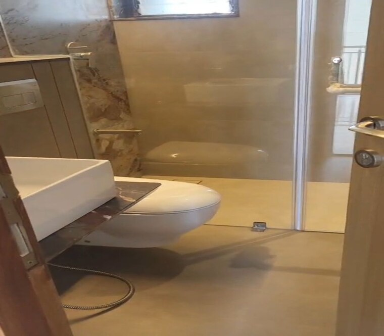 Attached Bathroom, lalbaug 2 Bedroom 930 Sq.Ft. Apartment In Lalbaug Mumbai 10529306