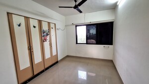 Room in 2 BHK Apartment at Cosmos Heritage, Manpada – for Rent