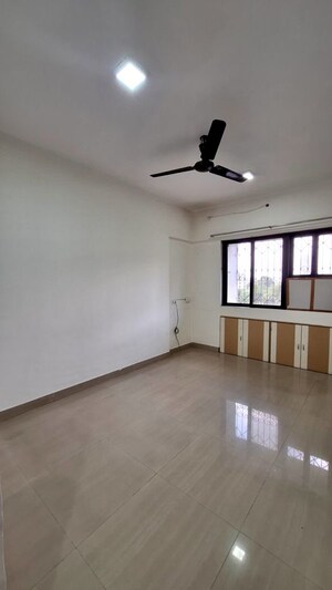 Room in 2 BHK Apartment at Cosmos Heritage, Manpada – for Rent