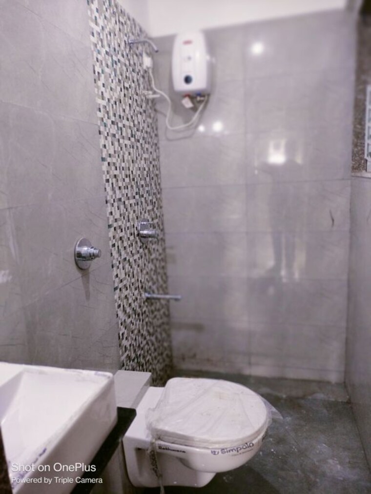 Bathroom, sushanku-avenue-36 2 Bedroom 630 Sq.Ft. Apartment In Goregaon West Mumbai 10529368