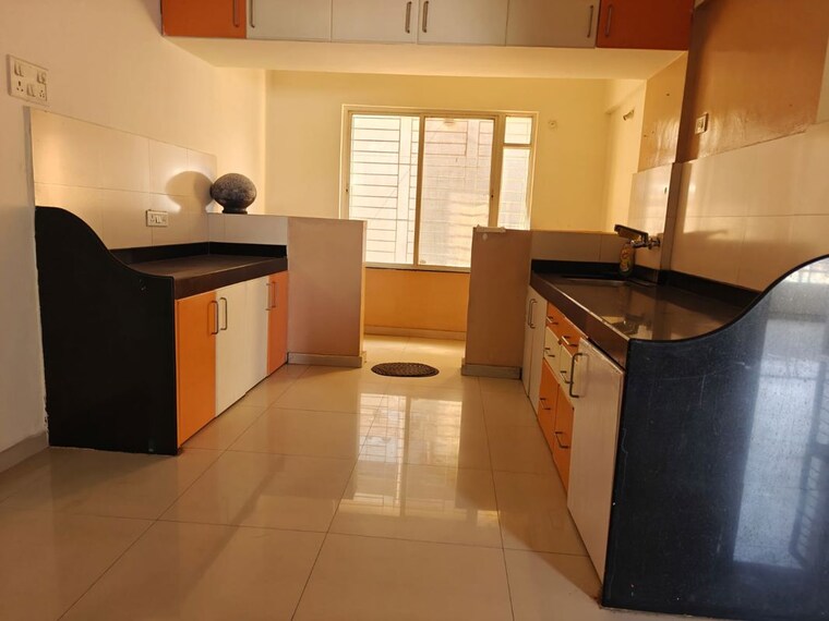 Kitchen, phase 1 3 Bedroom 1350 Sq.Ft. Apartment In Phase 1 Pune 10529382