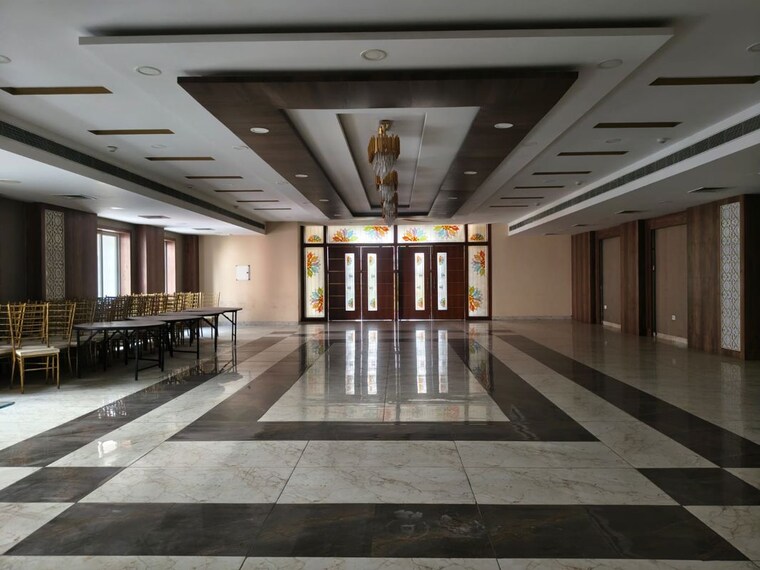  Parking, ashiyana Commercial Co Working Space 4500 Sq.Ft. In Ashiyana Lucknow 10529385