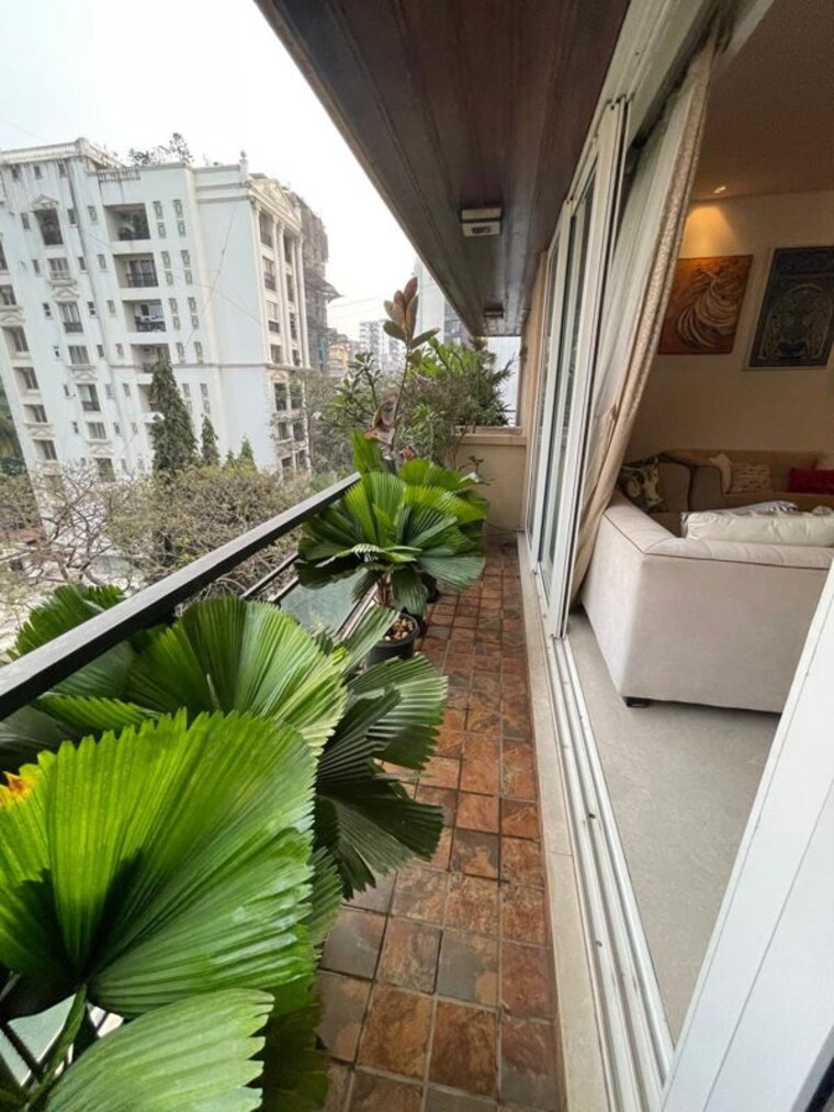 Balcony, qureshi-skyper 4 Bedroom 3000 Sq.Ft. Apartment In Bandra West Mumbai 10529135