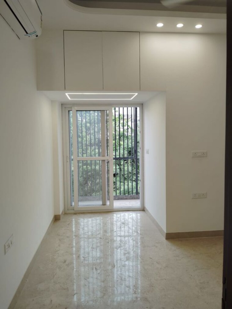 Room, amar colony 2 Bedroom 100 Sq.Yd. Builder Floor In Amar Colony Delhi 10529396