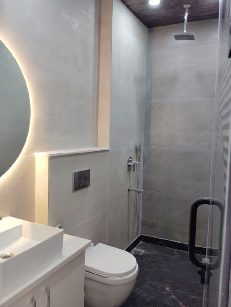Bathroom, amar colony 2 Bedroom 100 Sq.Yd. Builder Floor In Amar Colony Delhi 10529396