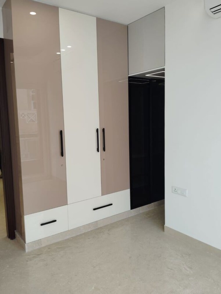 Room, amar colony 2 Bedroom 100 Sq.Yd. Builder Floor In Amar Colony Delhi 10529396