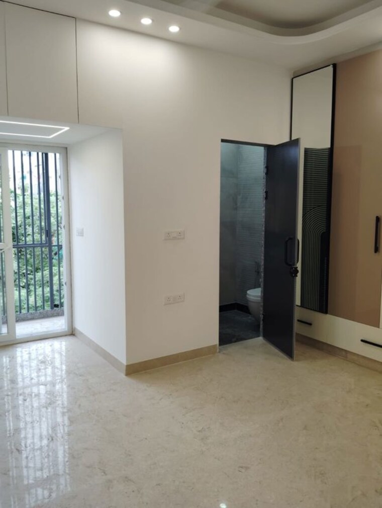 Room, amar colony 2 Bedroom 100 Sq.Yd. Builder Floor In Amar Colony Delhi 10529396