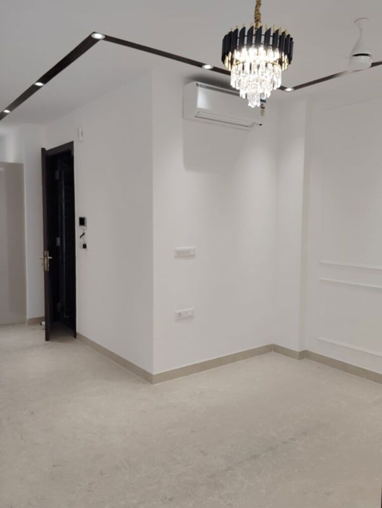 Room, amar colony 2 Bedroom 100 Sq.Yd. Builder Floor In Amar Colony Delhi 10529396