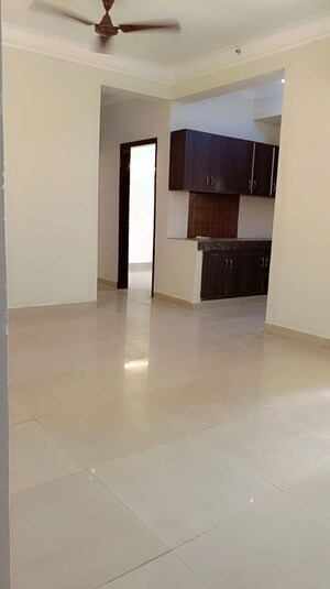 2 BHK Apartment For Rent in Paramount Floraville, Sector 137