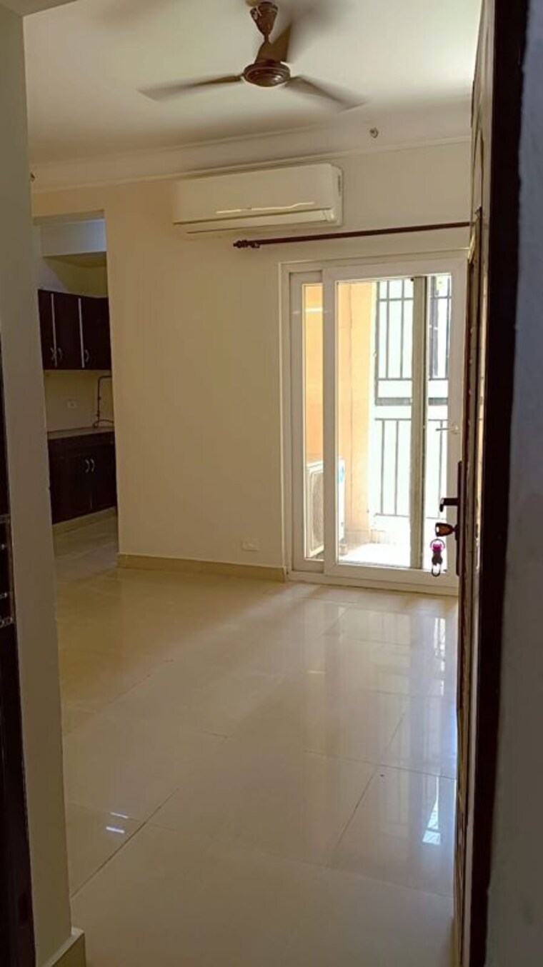 Room, paramount-floraville 2 Bedroom 1045 Sq.Ft. Apartment In Sector 137 Noida 10529415