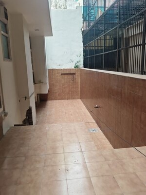 Balcony in 3 BHK Independent House at RWA Apartments Sector 52, Sector 52 – for Rent