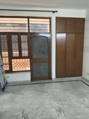 Room in 3 BHK Independent House at RWA Apartments Sector 52, Sector 52 – for Rent