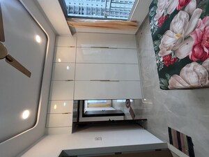 Furnished Amenities in 2 BHK Apartment at Riddhi Rajendra Nagar Swagat CHS, Borivali East – for Rent