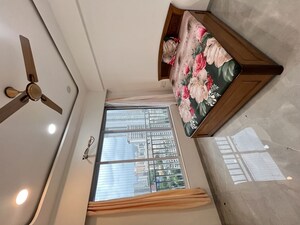 Furnished Amenities in 2 BHK Apartment at Riddhi Rajendra Nagar Swagat CHS, Borivali East – for Rent
