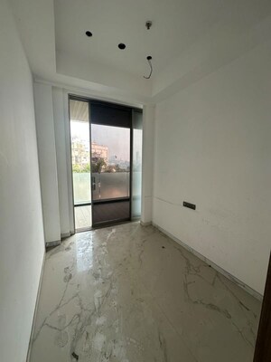 Room in 4 BHK Apartment at MJ 81 Aureate, Bandra West – for Sale