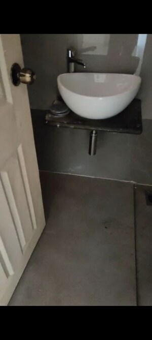 Bathroom in 3 BHK Apartment at Unnat Nagar – for Rent
