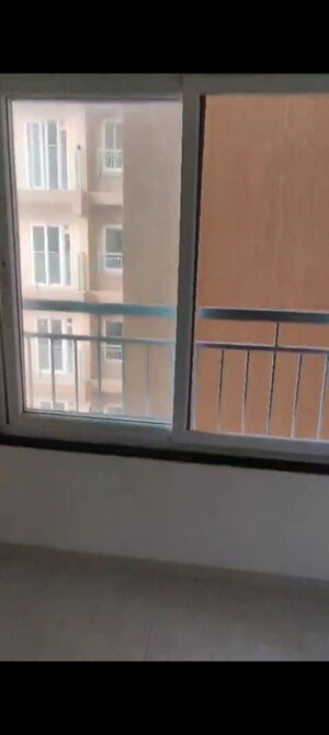 Room in 3 BHK Apartment at Unnat Nagar – for Rent