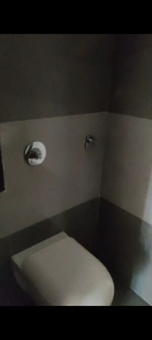 Room in 3 BHK Apartment at Unnat Nagar – for Rent