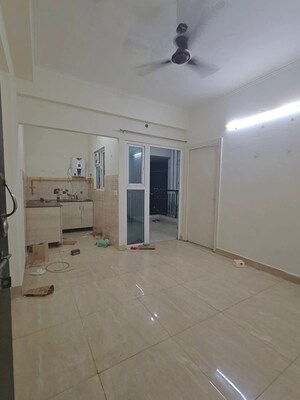 Room in 1 BHK Apartment at Amrapali Ivory Heights, Amrapali Dream Valley – for Sale