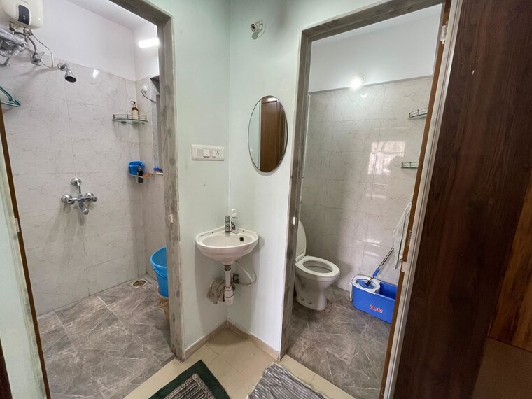 Bathroom, amrapali-chs-santacruz-east 1 Bedroom 300 Sq.Ft. Apartment In Santacruz East Mumbai 10529476