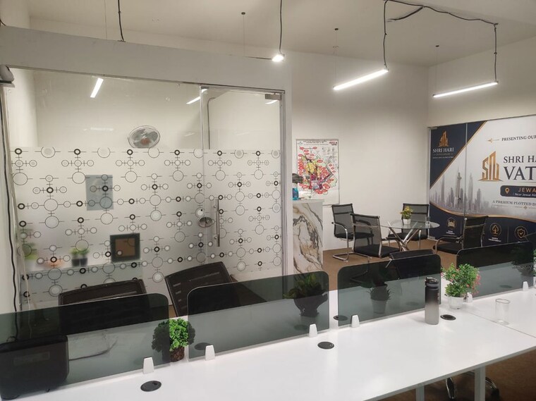 Team Area, sector 63 Commercial Office Space 1500 Sq.Ft. In Sector 63 Noida 10529479