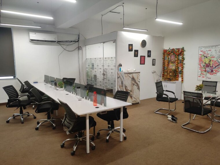 Team Area, sector 63 Commercial Office Space 1500 Sq.Ft. In Sector 63 Noida 10529479