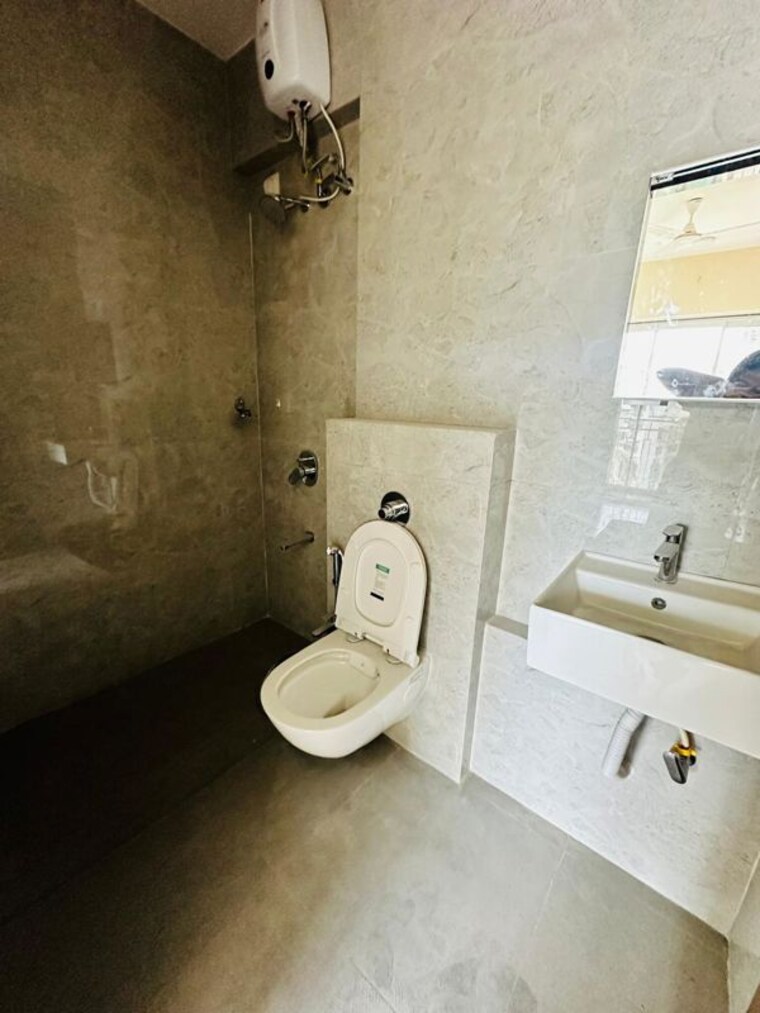 Bathroom, satra-one 2 Bedroom 850 Sq.Ft. Apartment In Goregaon West Mumbai 10529486