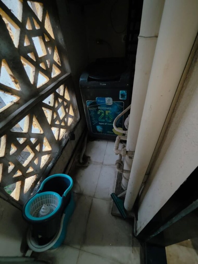  Parking, akashganga-complex-kavesar 1 Bedroom 450 Sq.Ft. Apartment In Kavesar Thane 10529513