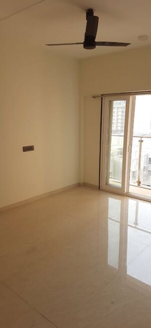 Room in 2 BHK Apartment at Goregaon West – for Rent