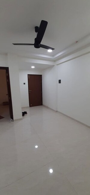 Room in 2 BHK Apartment at Goregaon West – for Rent