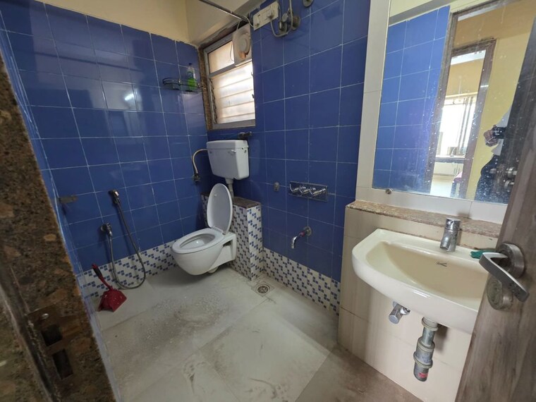 Bathroom, kanakia-spaces-niharika 2 Bedroom 760 Sq.Ft. Apartment In Manpada Thane 10529534