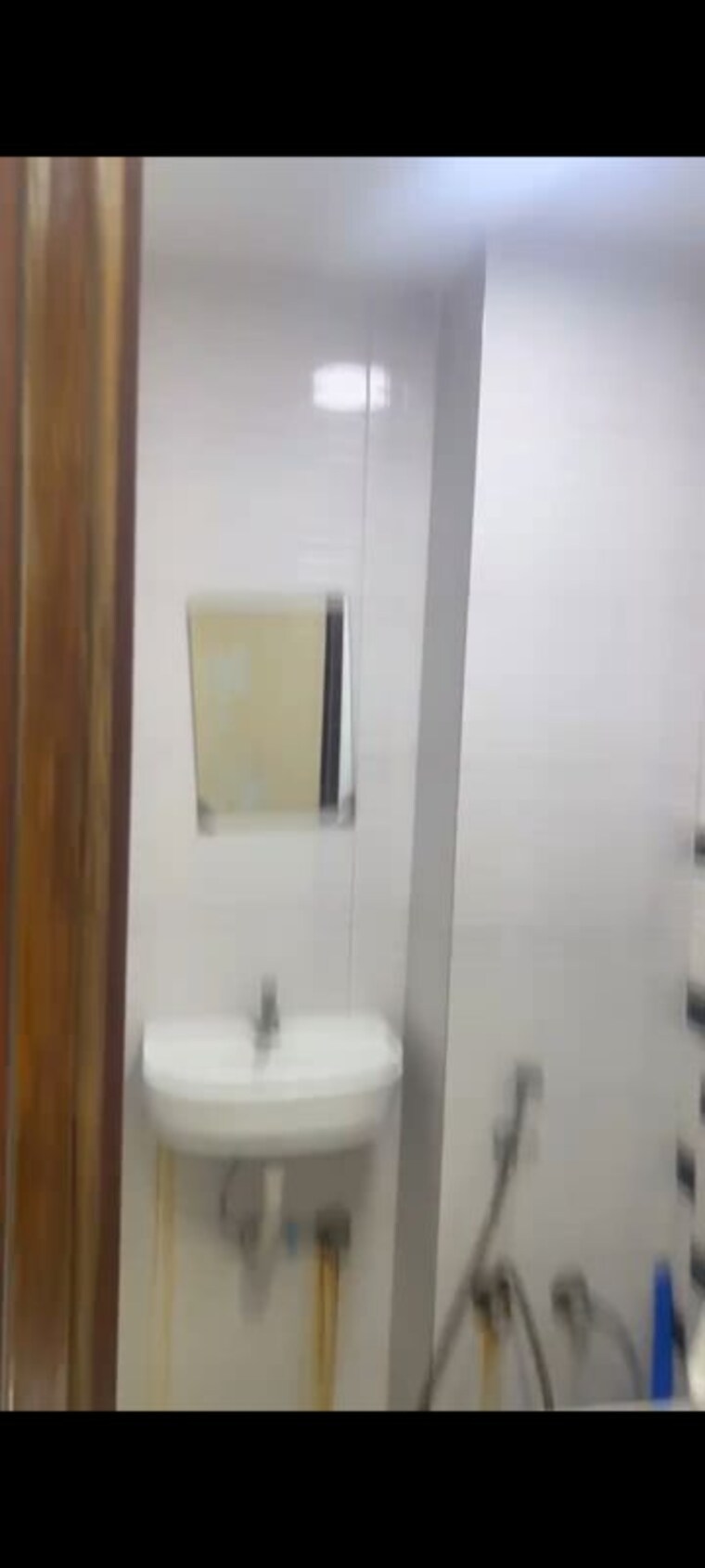 Bathroom, netaji subhash place Commercial Office Space 650 Sq.Ft. In Netaji Subhash Place Delhi 10529558
