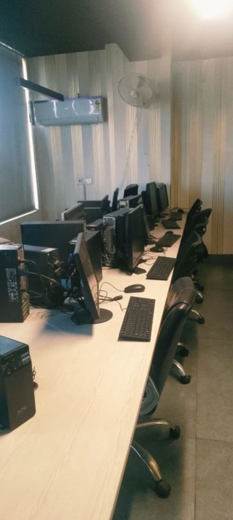 Team Area, kirti nagar Commercial Office Space 2000 Sq.Ft. In Kirti Nagar Delhi 10529579