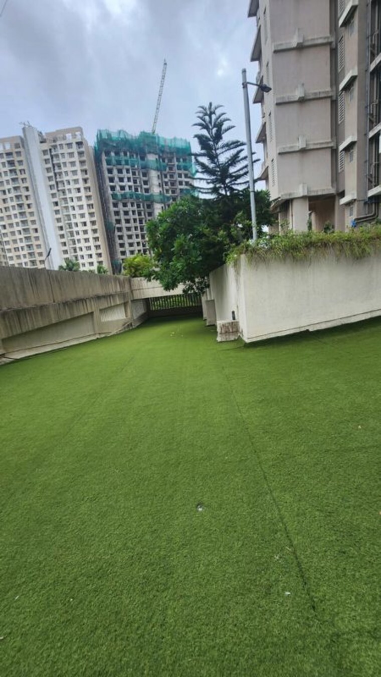 Balcony, lily-white 3 Bedroom 1170 Sq.Ft. Apartment In Jogeshwari East Mumbai 10529582