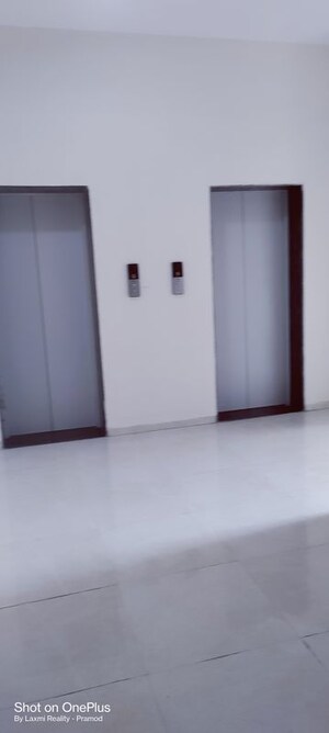 Room in  Pg at Alamdar The Auro, Lower Parel – for Rent