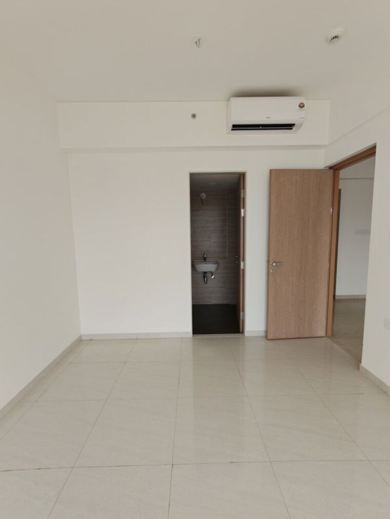 Master Bedroom, lodha-bella-vita 3 Bedroom 1056 Sq.Ft. Apartment In Nibm Road Pune 10529549