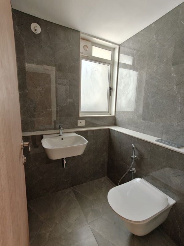 Bathroom, lodha-bella-vita 3 Bedroom 1056 Sq.Ft. Apartment In Nibm Road Pune 10529549