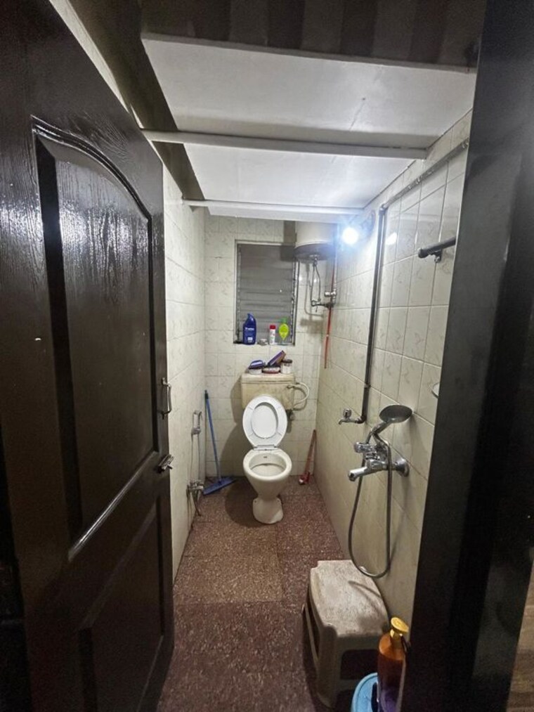 Bathroom, sumer-castle 3 Bedroom 1501 Sq.Ft. Apartment In Uthalsar Thane 10529546