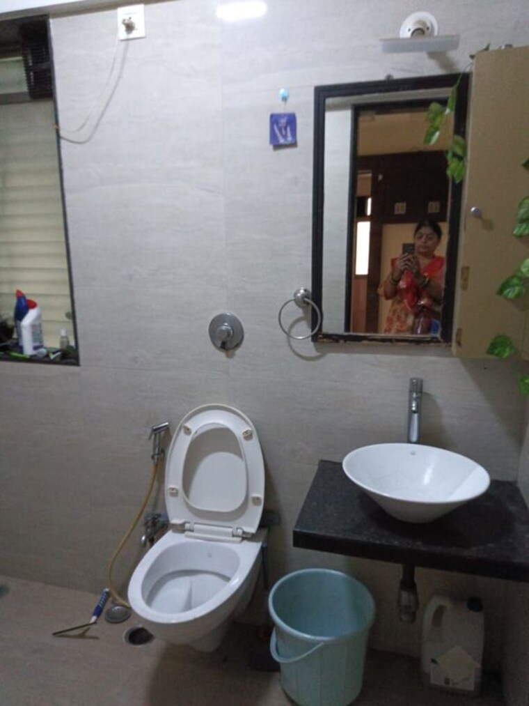 Bathroom, piramal-aranya 2 Bedroom 720 Sq.Ft. Apartment In Byculla Mumbai 10529606