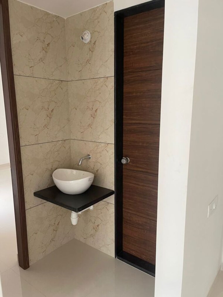 Bathroom, leela-heights 2 Bedroom 850 Sq.Ft. Apartment In Wakad Pune 10529625