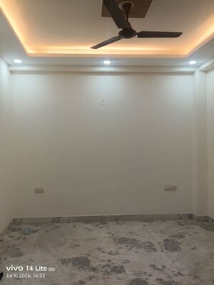 Room in 1 BHK Builder Floor at Panchsheel Vihar – for Rent