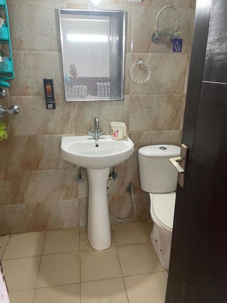 Bathroom, ajnara-homes 2 Bedroom 880 Sq.Ft. Apartment In Sector 16b Greater Noida Greater Noida 10529635