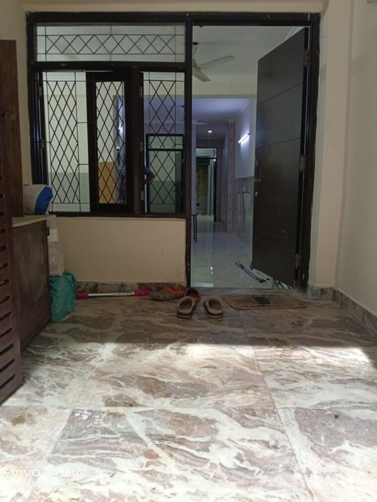 Room, khirki extension 2 Bedroom 100 Sq.Yd. Builder Floor In Khirki Extension Delhi 10529655