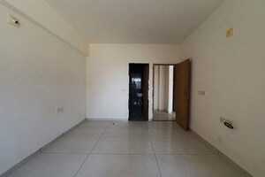 Room in 3 BHK Apartment at Vaishnodevi Circle – for Sale
