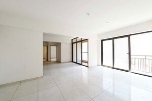 Room in 3 BHK Apartment at Vaishnodevi Circle – for Sale
