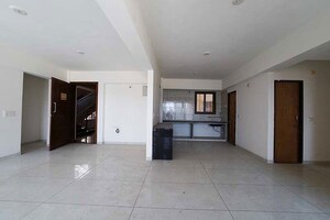 Room in 3 BHK Apartment at Vaishnodevi Circle – for Sale