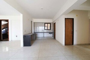 Room in 3 BHK Apartment at Vaishnodevi Circle – for Sale