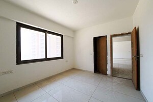 Room in 3 BHK Apartment at Vaishnodevi Circle – for Sale
