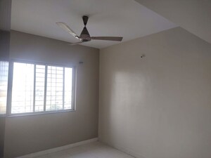 Room in 2 BHK Apartment at RK Lunkad Nisarg Nirmiti, Pimple Saudagar – for Rent
