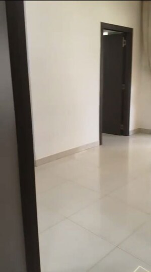 Room in 2 BHK Apartment at Greenmark Mayfair Apartments, Tellapur – for Rent
